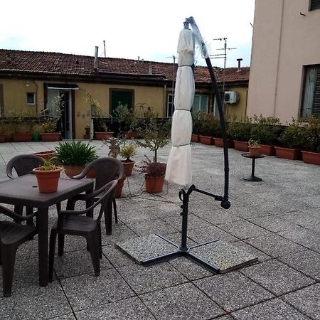 Binario 5 Panzió Lucca Kültér fotó