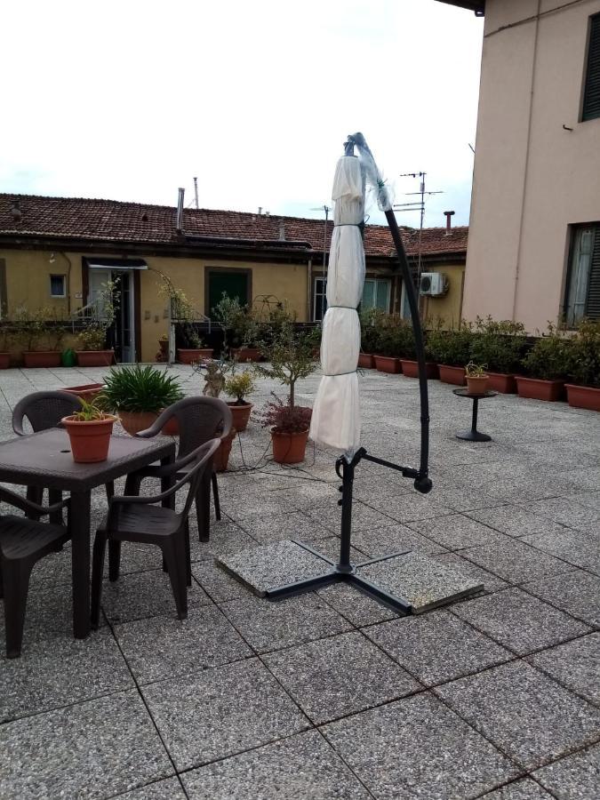 Binario 5 Panzió Lucca Kültér fotó