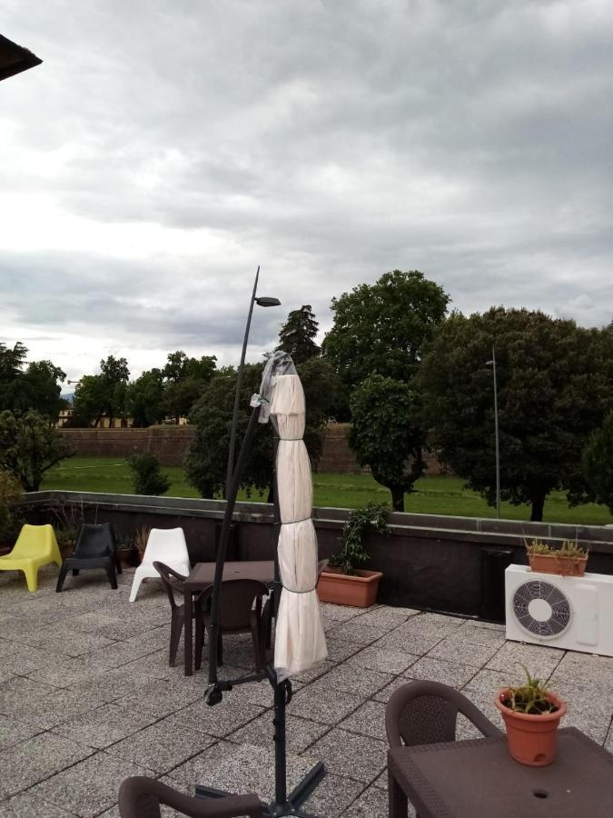 Binario 5 Panzió Lucca Kültér fotó