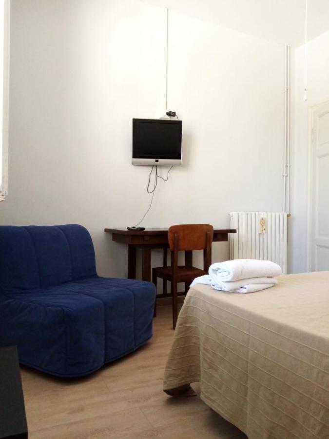 Binario 5 Panzió Lucca Kültér fotó
