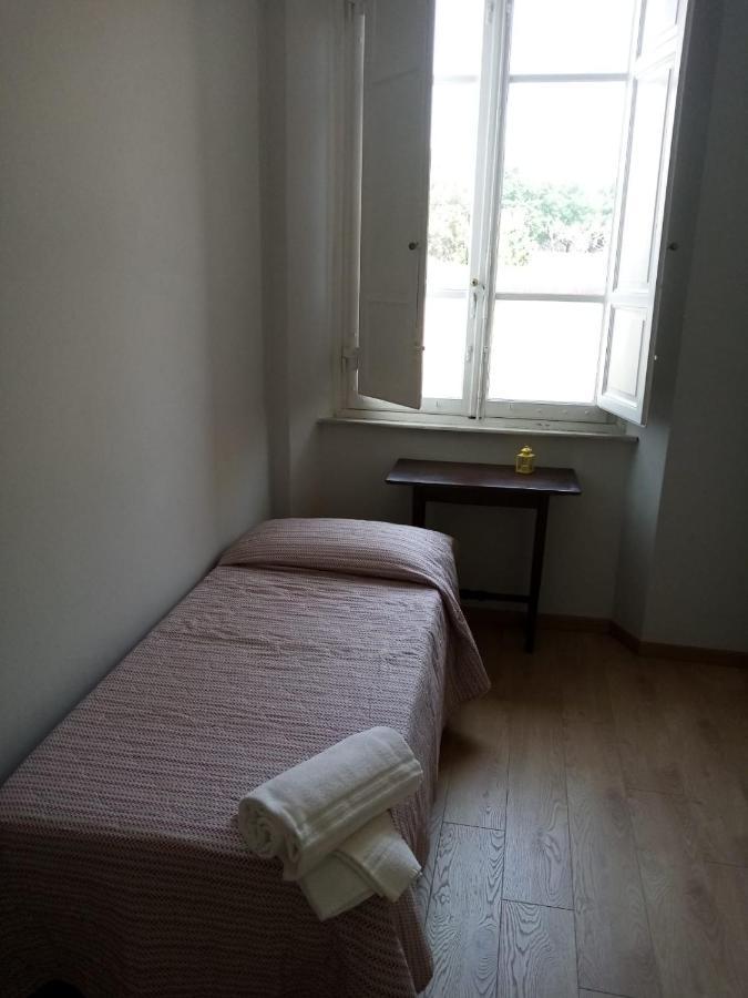 Binario 5 Panzió Lucca Kültér fotó